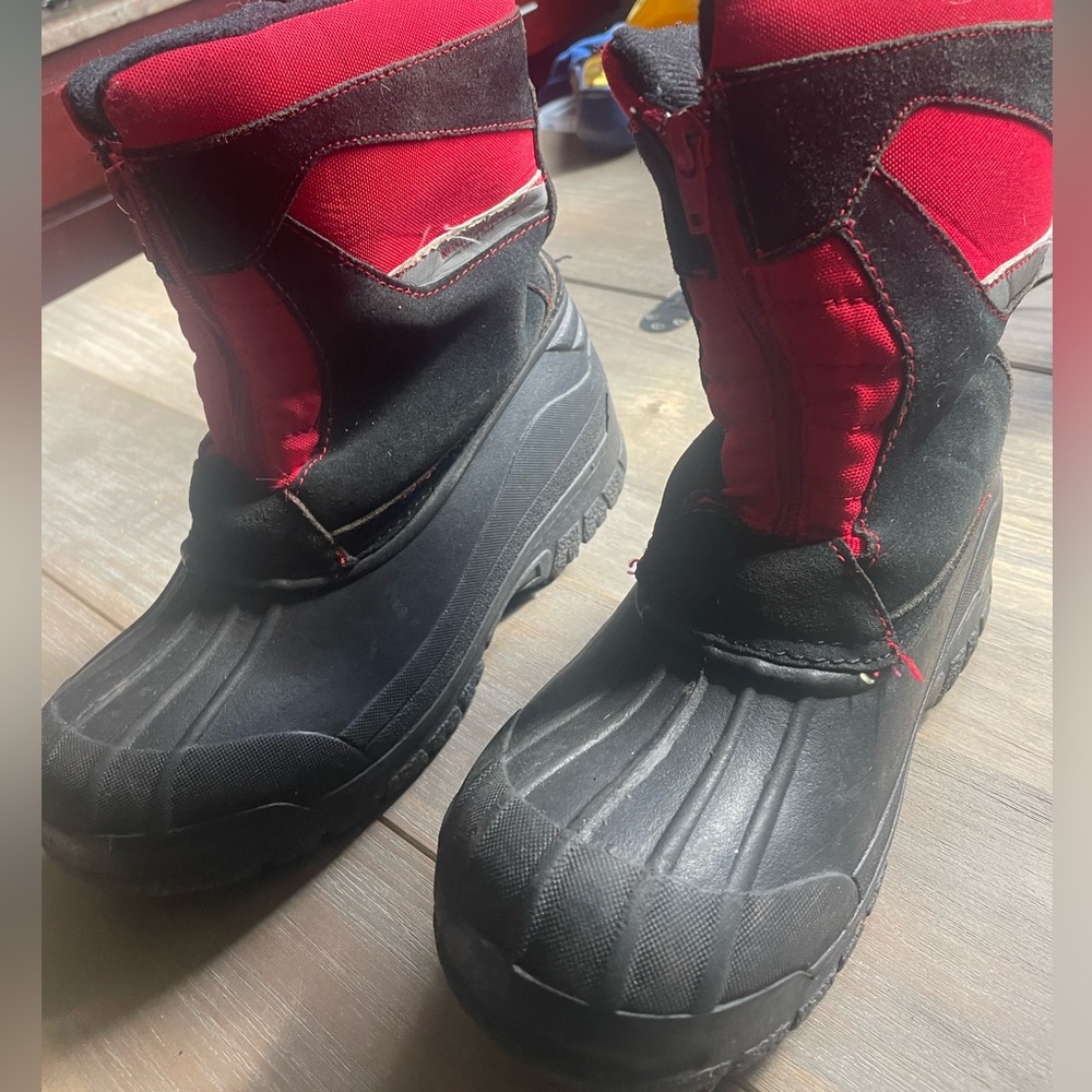 Weatherproof  Snow Boot Youth Size 4